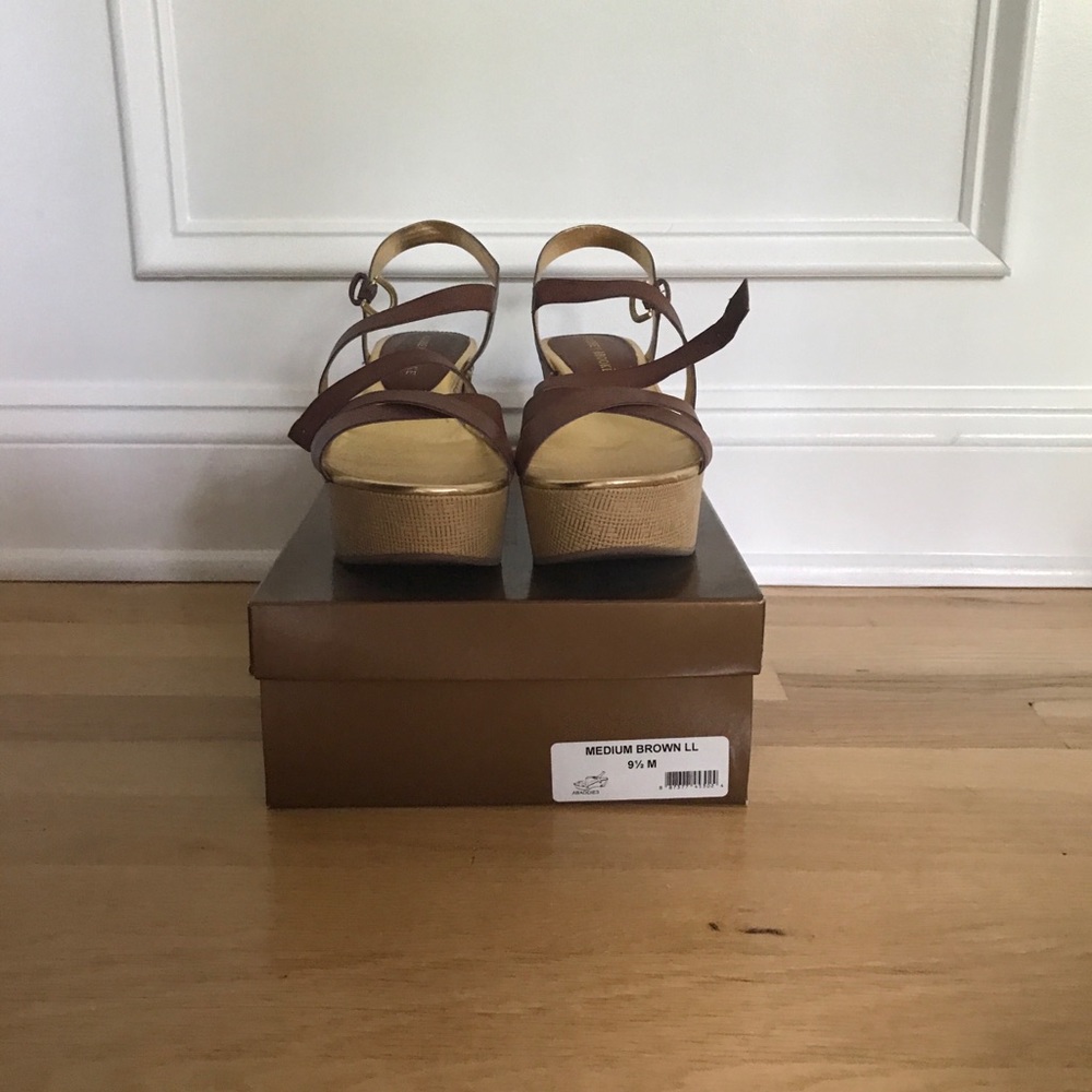 Audrey Brooke “Abaddie3” 9.5 Wedges